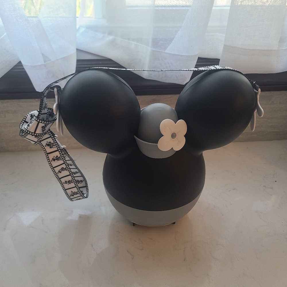 Minnie mouse popcorn bucket